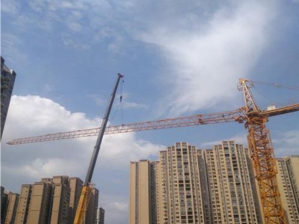 红安县吊车出租_吊车经常维护和保养决定吊车的使用寿命|省